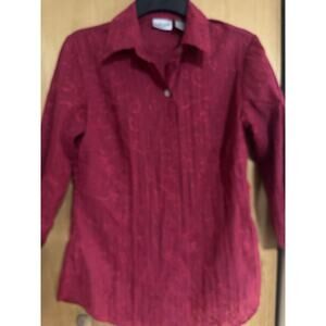 Chico’s Women’s Button Down Red Blouse Size 1 Red 3/4 Sleeve Embroidered Swirls